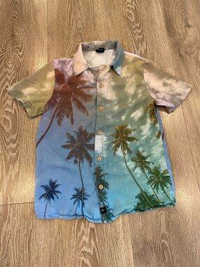 Art Class Short-Sleeve Palm Print Shirt in Multicolor